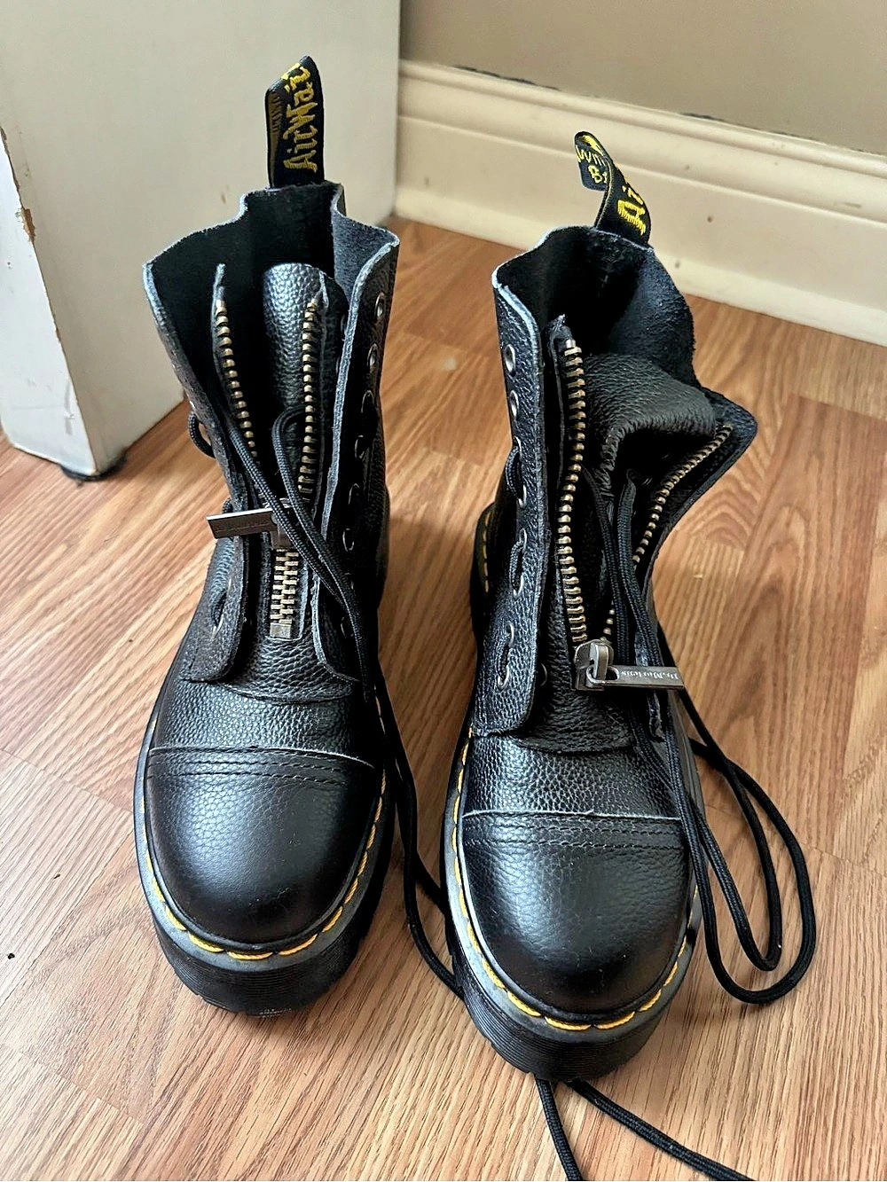 Dr. Martens 1460 Pascal Combat Boots Black US 9